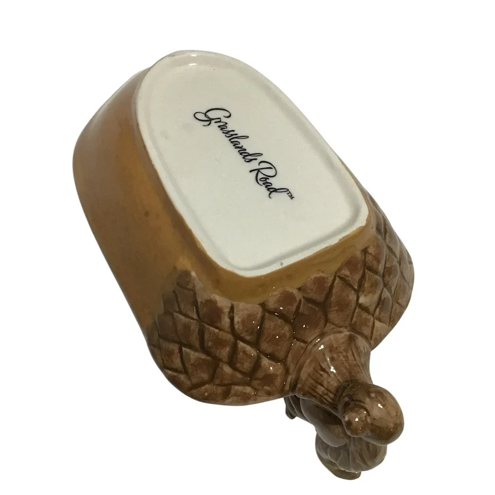 Grasslands Road Acorn Squirrel Ceramic‎ Serving Bowl Dish Autumn Fall Holiday